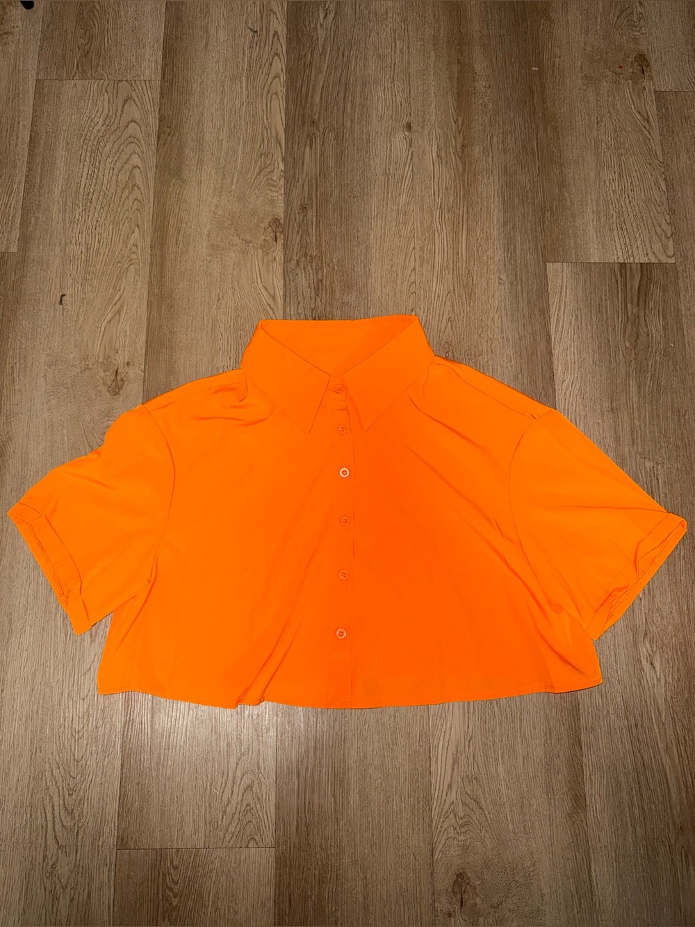 Short sleeve crop top button up